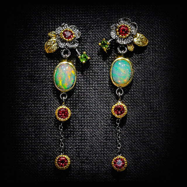 Zyra – Ohrringe Boho mit Opal und rotem Zirkonia