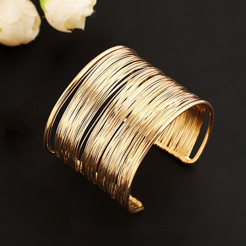 Mira – Elegantes Armband in Altgold