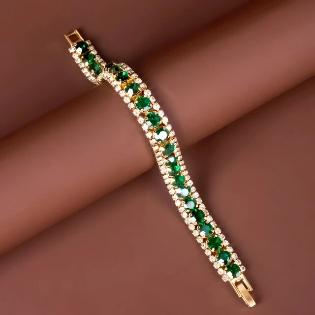 Maud – Elegantes Goldenes Armband mit Grünen Akzenten