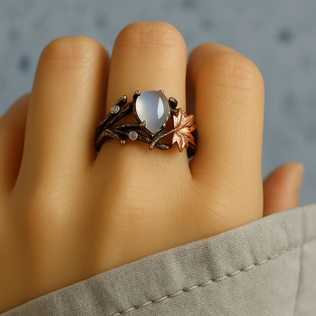 Celestia – Ring Mondstein mit natürlichem Charme