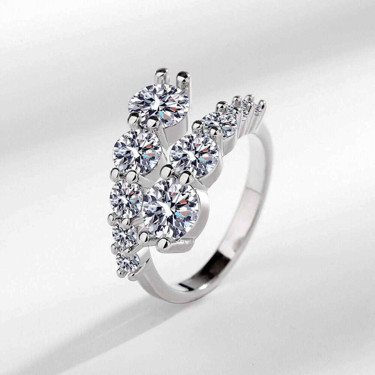 Kylie – Ring mit Mikro-eingebettetem Zirkon im exklusiven Design