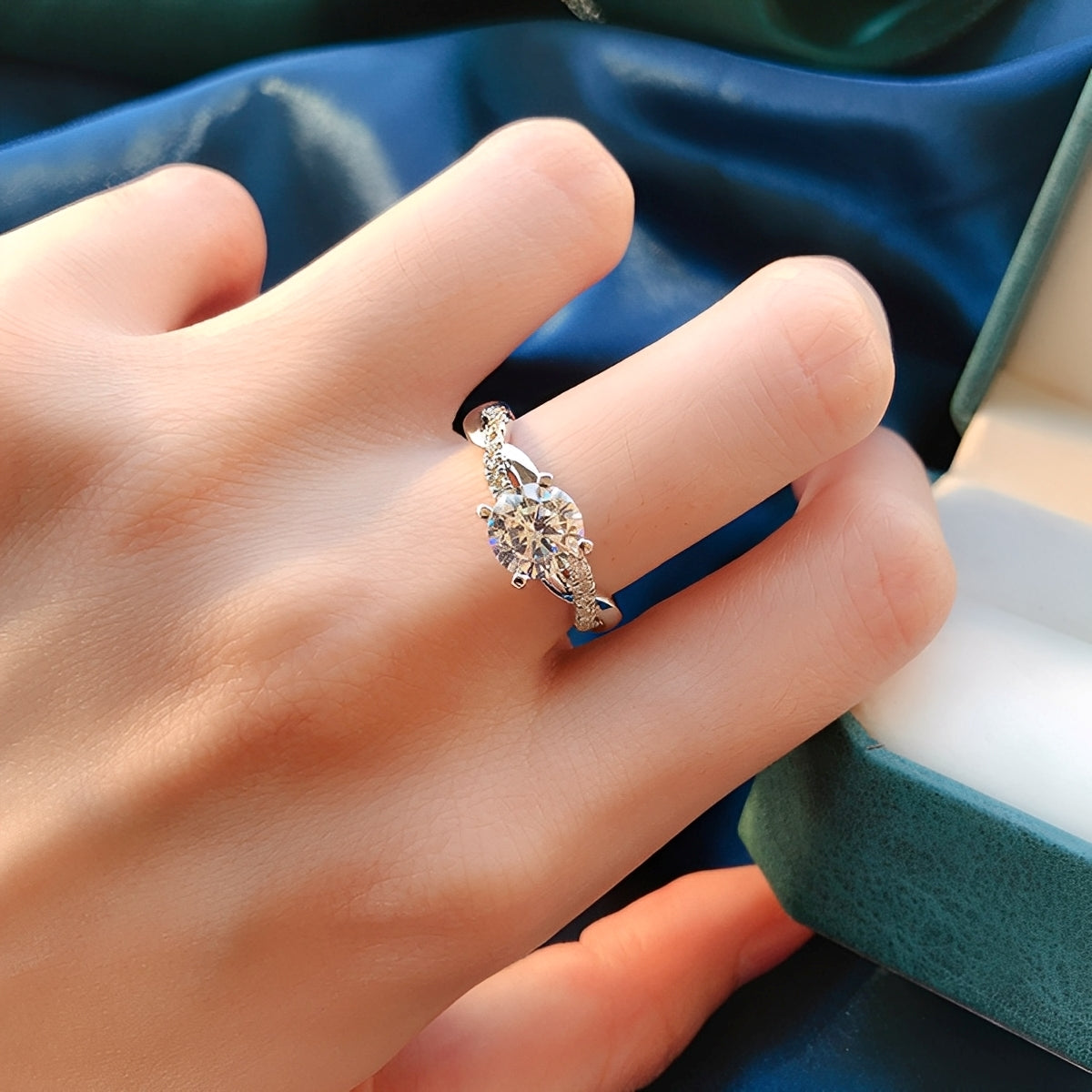 Elvie – Ring Rosa Kristall Verschlungen