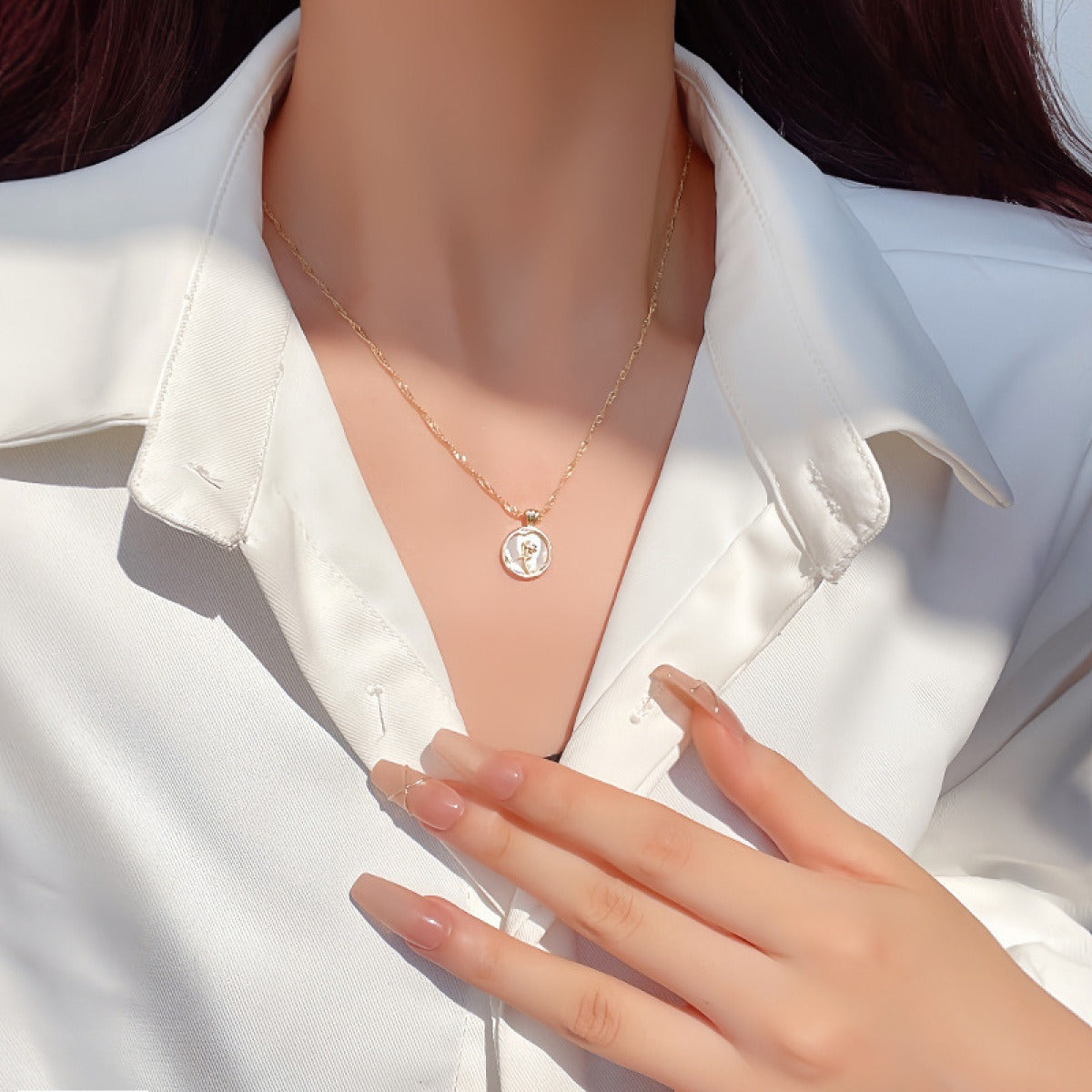 Rosalie – Elegante Halskette mit zartem Rosenmotiv