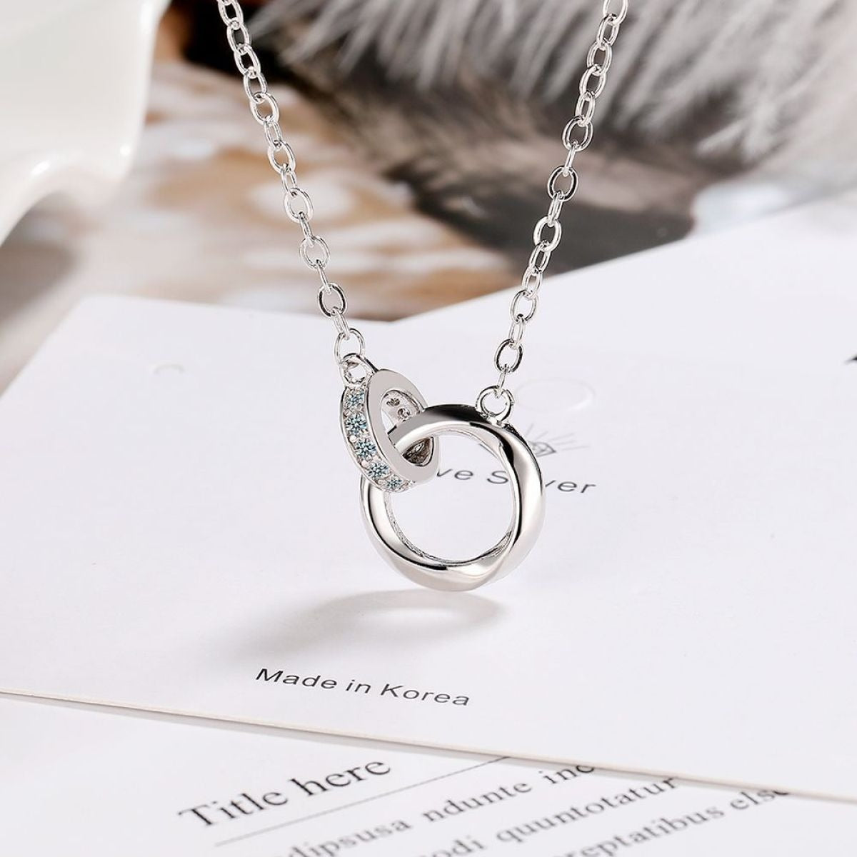 Kris – Liebe Möbius-Schmuckhalskette aus Sterlingsilber