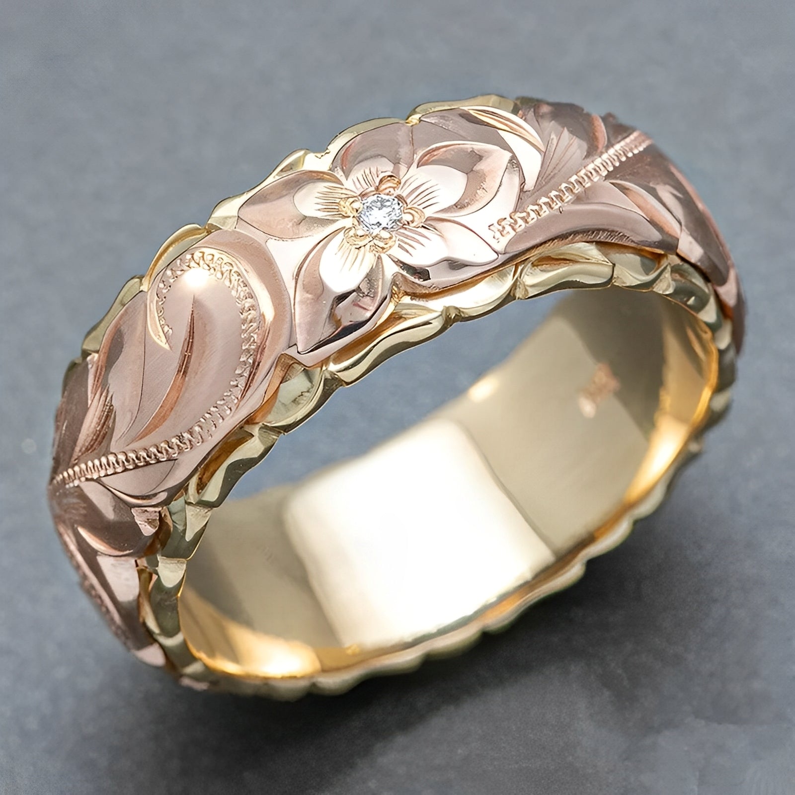 Roselín – Goldener Vintage-Ring mit erhabener Rosenblume