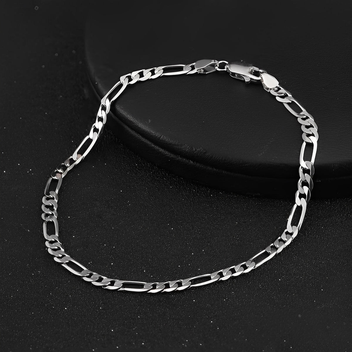 Daria – Elegantes Figaro Armband