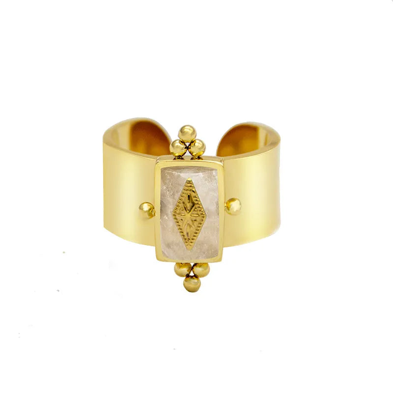 Danni – Schicker Ring aus vergoldetem Gold mit einzigartigem Kristall