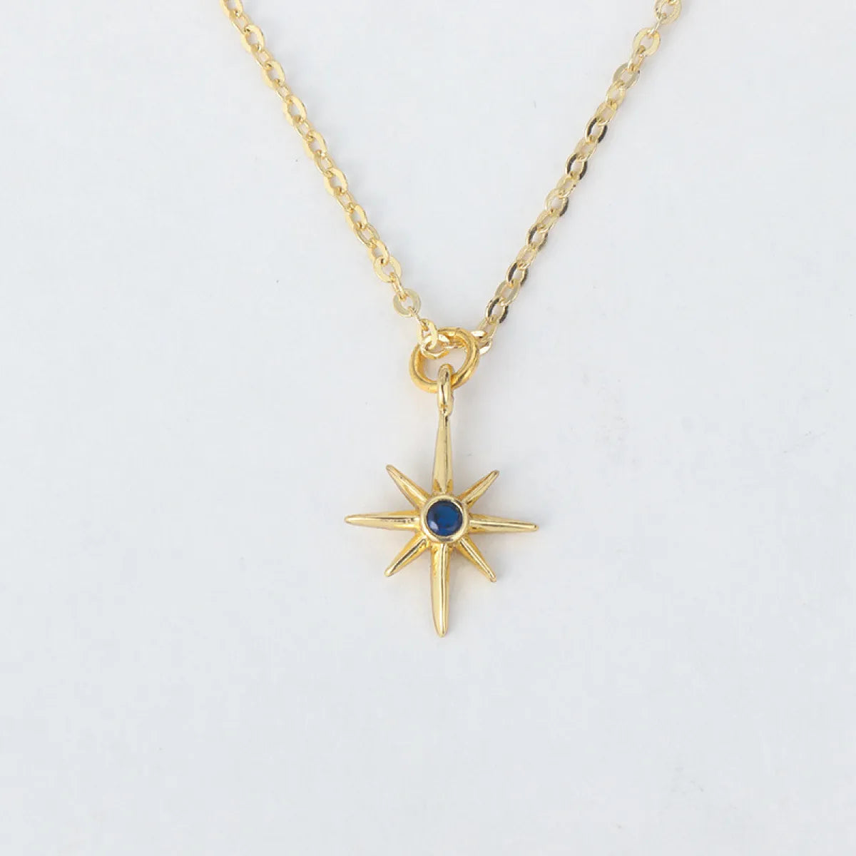 Julie – Personalisierte Halskette aus vergoldetem Kupfer