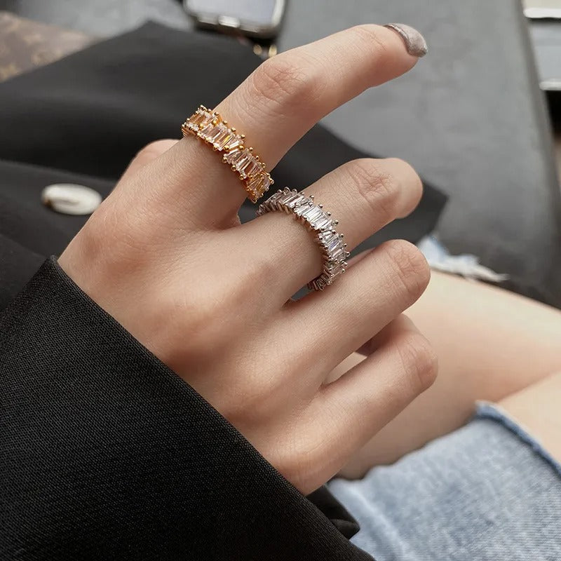 Jada – Personalisierter Ring im kühlen Stil