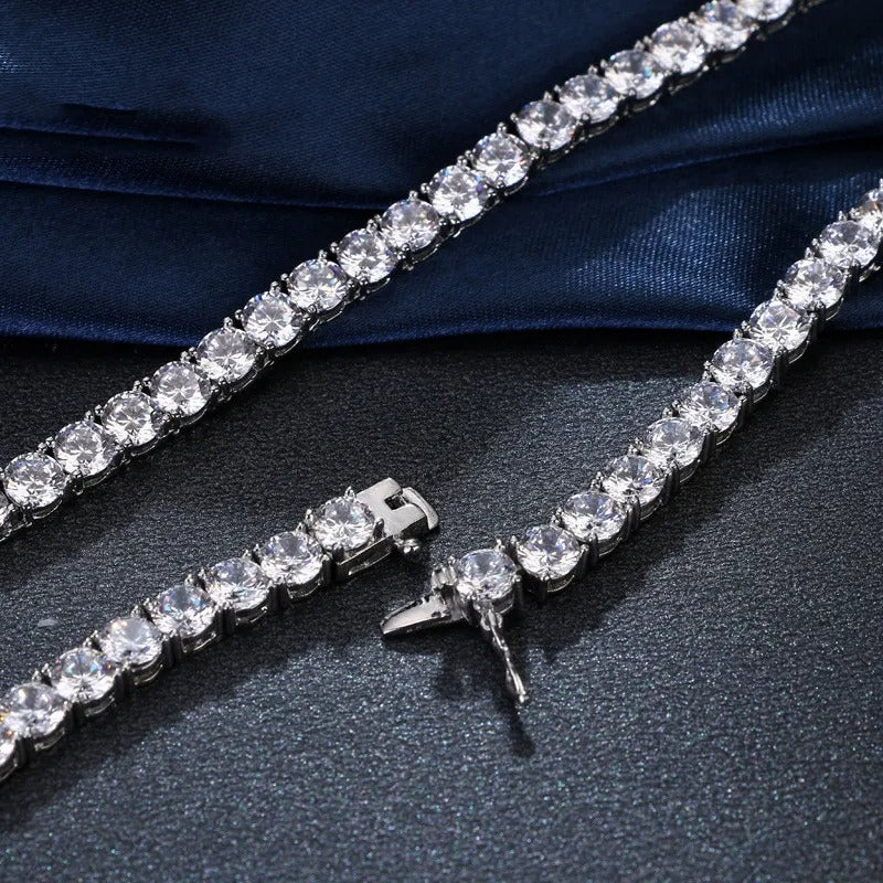 Elena – Elegante runde Zirkonia-Halskette