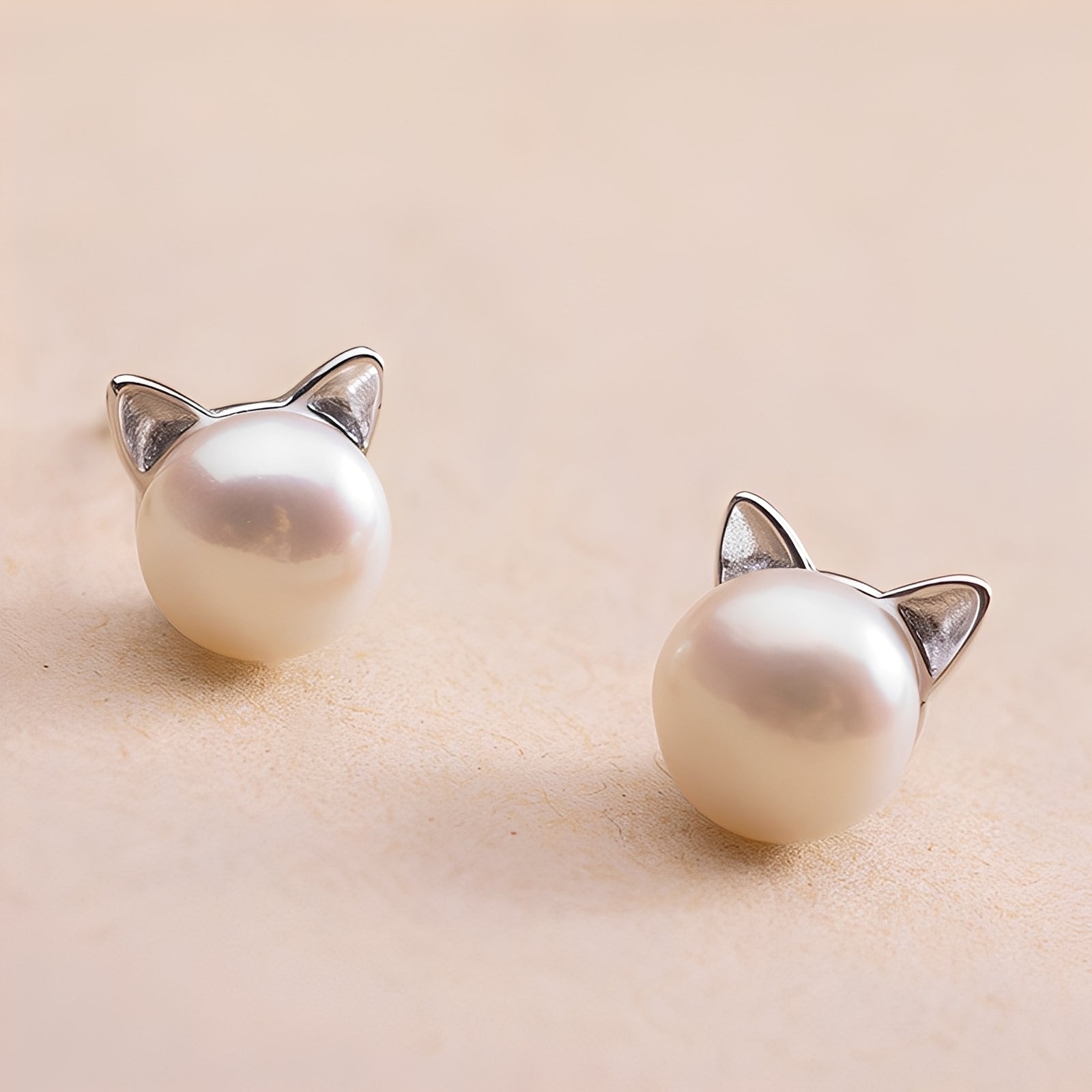 Nori – Ohrringe Chatons und Perlen aus Silber