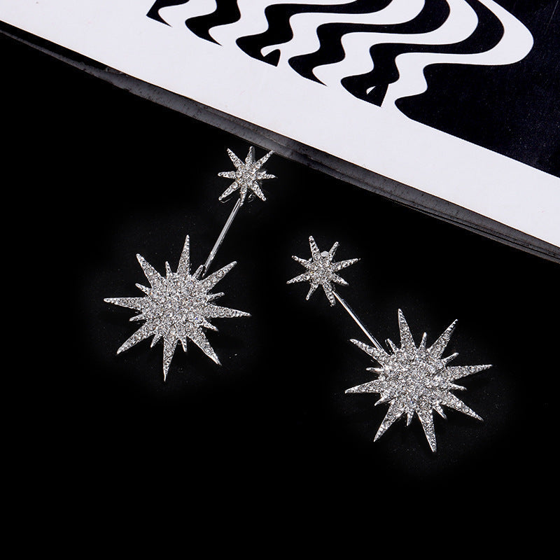 Aura – Silberne Kristallohrringe mit Sternenglanz