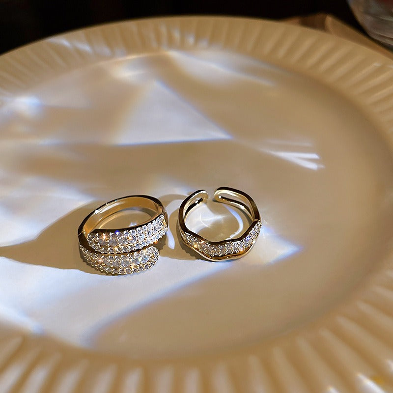 Jasmine – Offener Ring mit Glänzenden Steinen