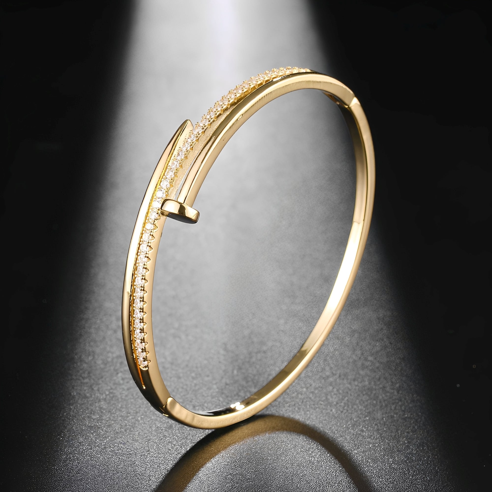 Victoria – Exquisites Nagelarmband