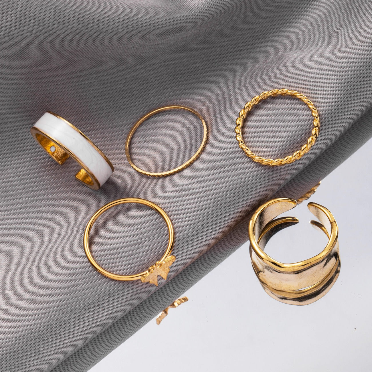Chloe – Moderne Schmetterlingsring