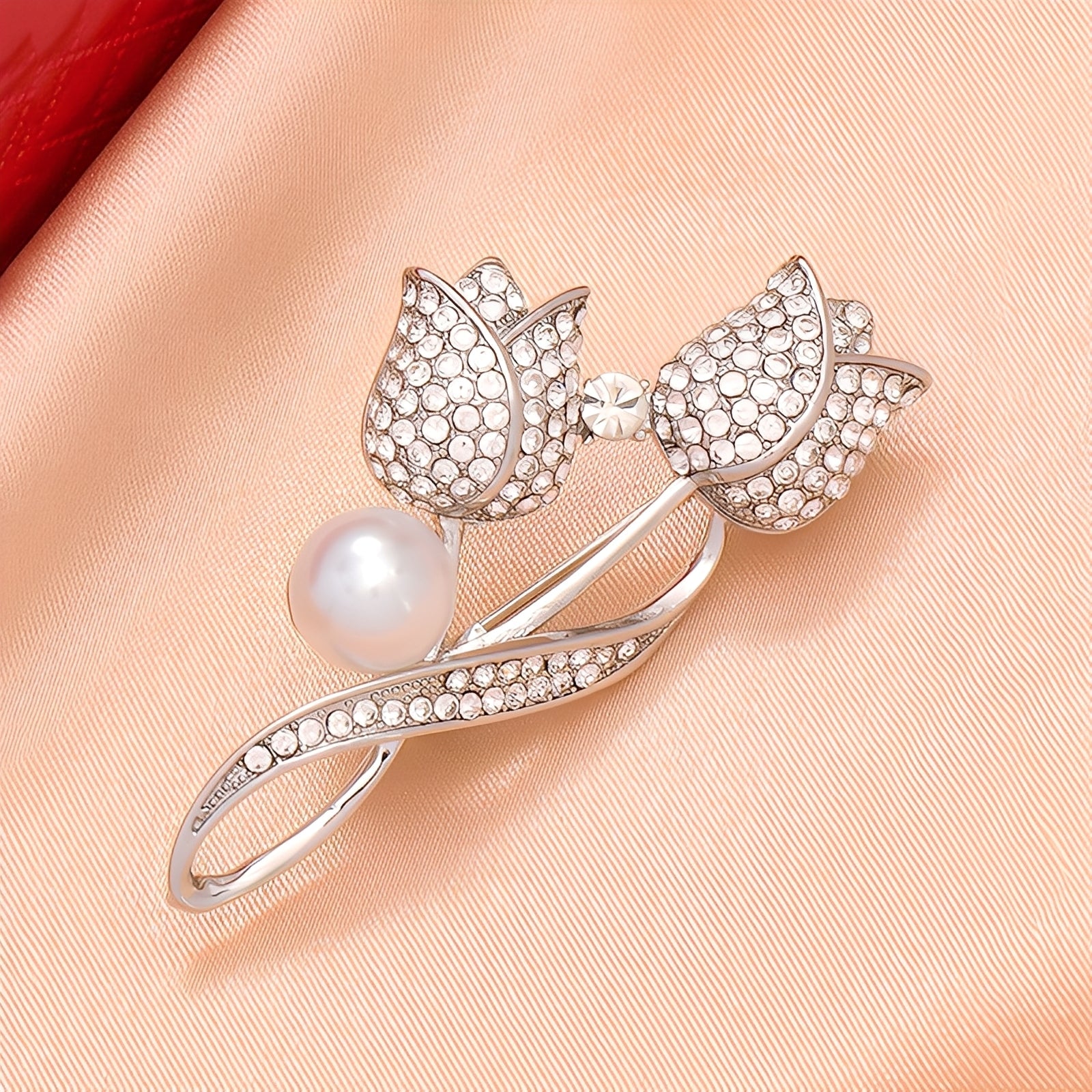 Jackie – Goldene Tulpenbrosche mit Zirkon & Perle, Gold