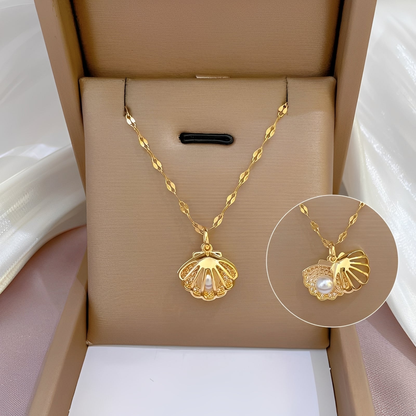 Celestine – Kette Mikro-Gefasst mit Zirkonen und Muschelperlen