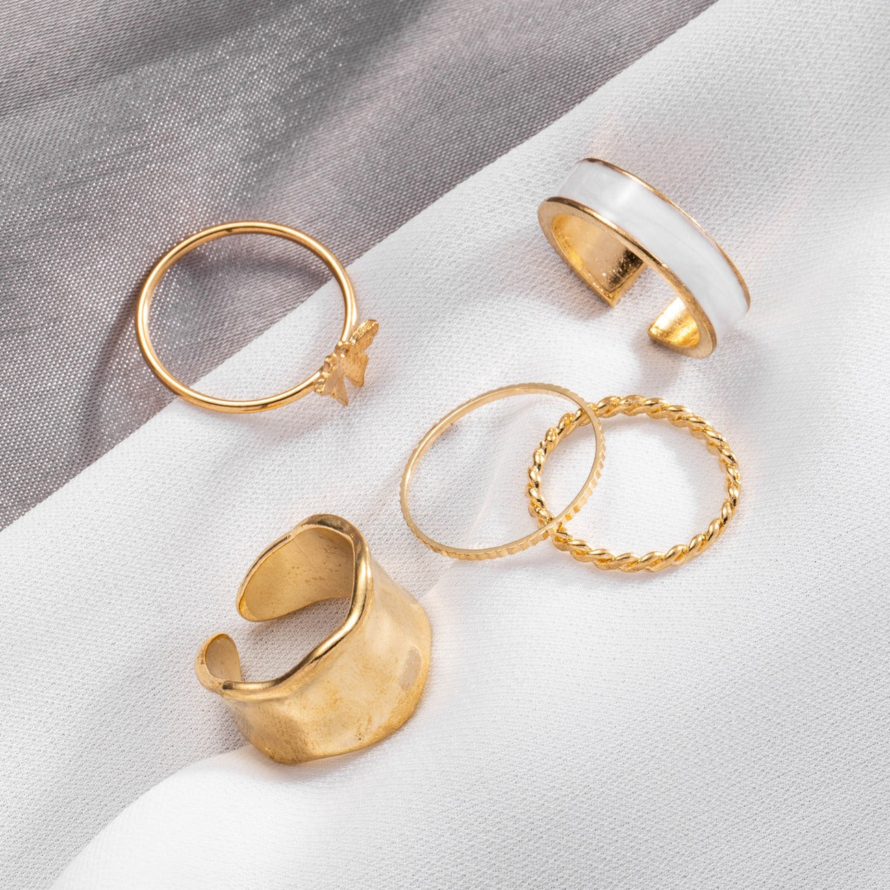 Chloe – Moderne Schmetterlingsring