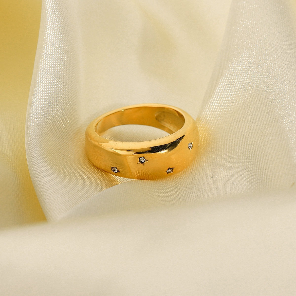 Stella – Ring aus Edelstahl mit eingefasstem Zirkon