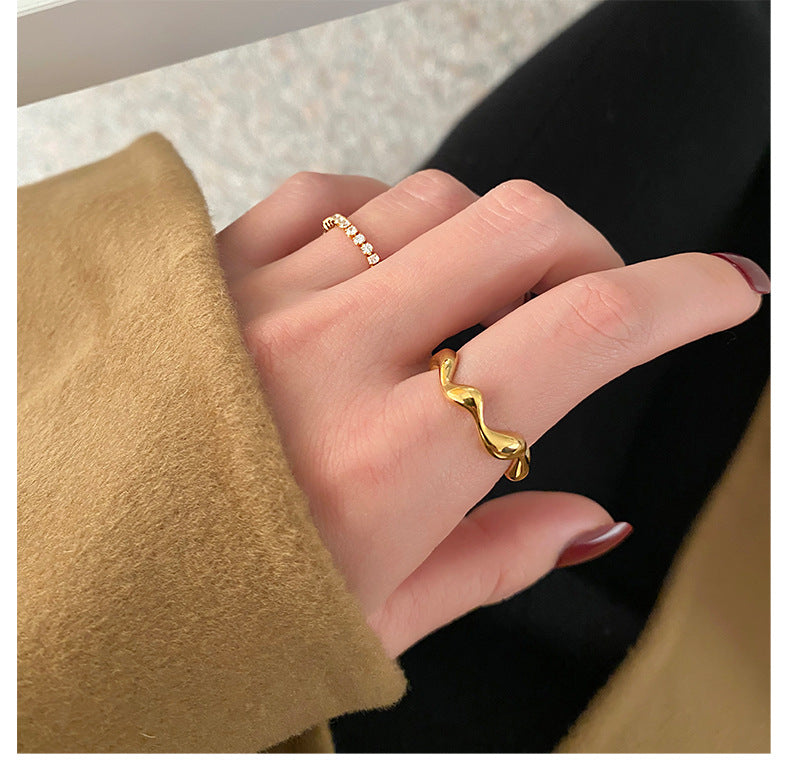 Jennie – Wellenring aus Titanstahl