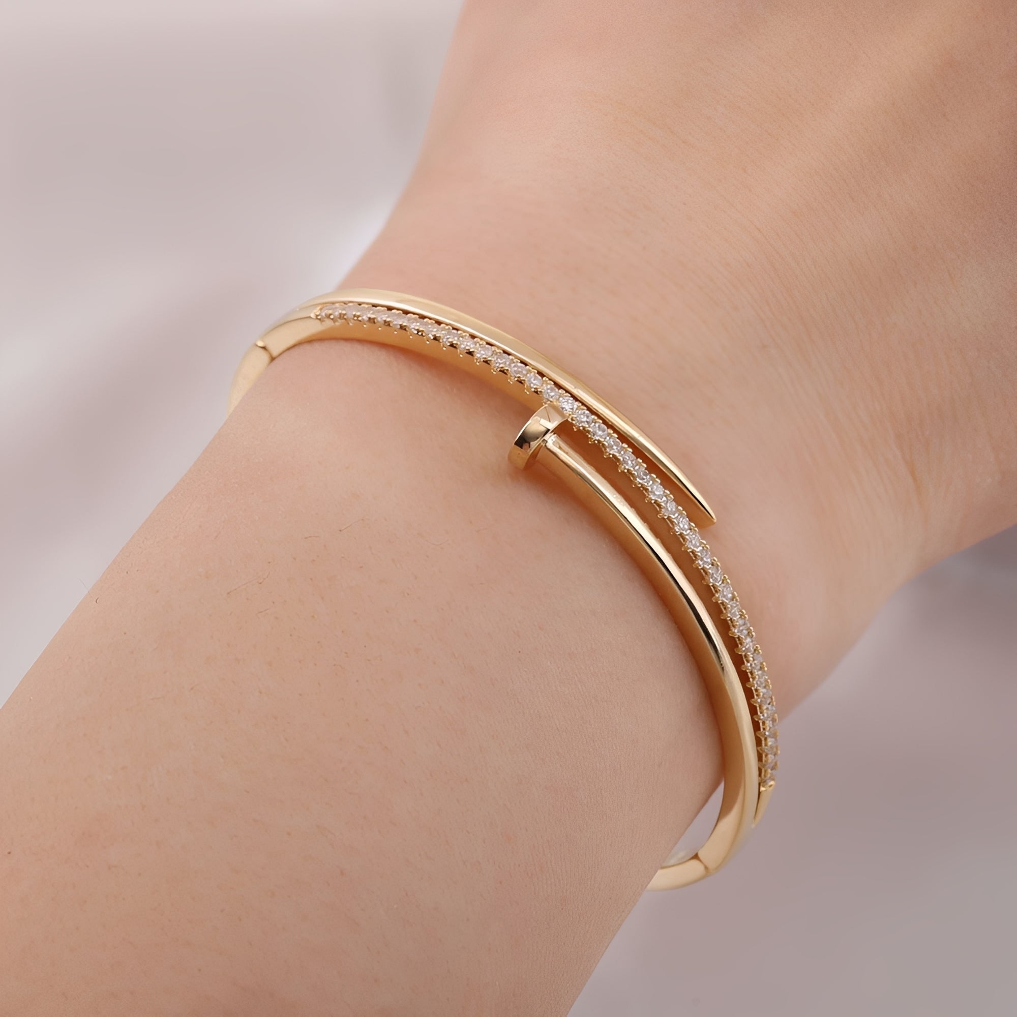Victoria – Exquisites Nagelarmband