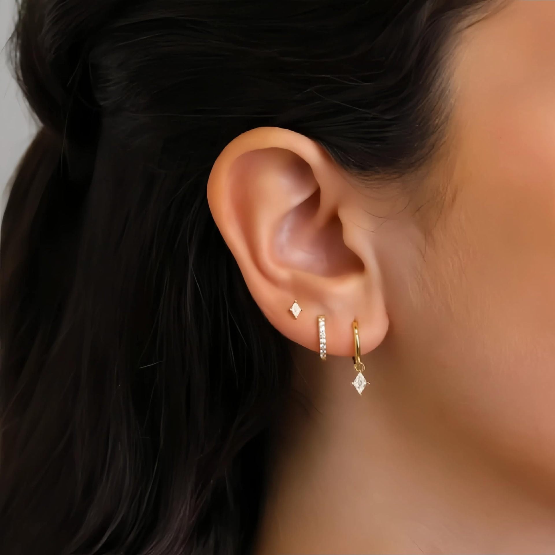 Azaria – Set aus Ohrringen mit Diamantanhänger