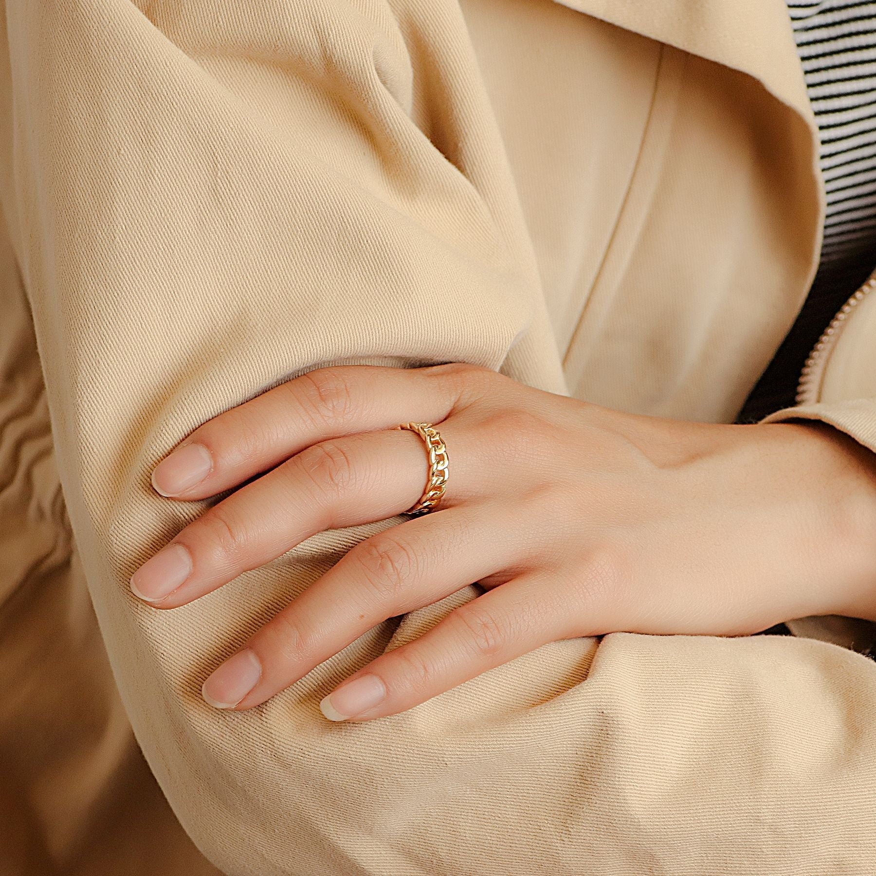 Yna – Bague Torsadierte in Goldmetall