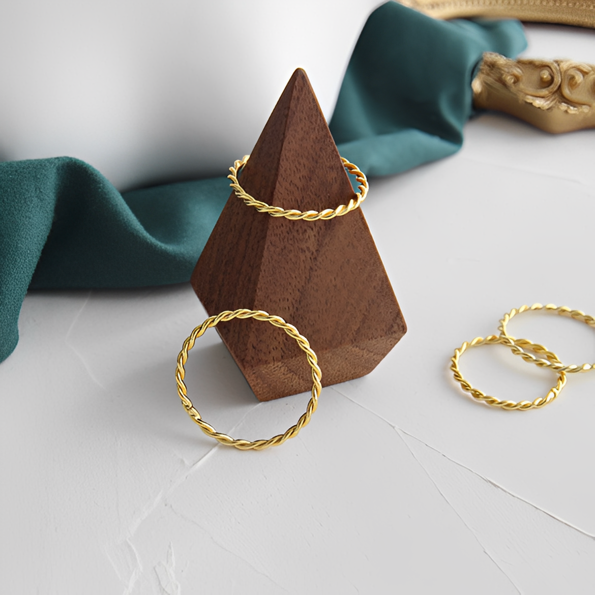 Liora – Multi-Stack-Ring-Set aus Gold