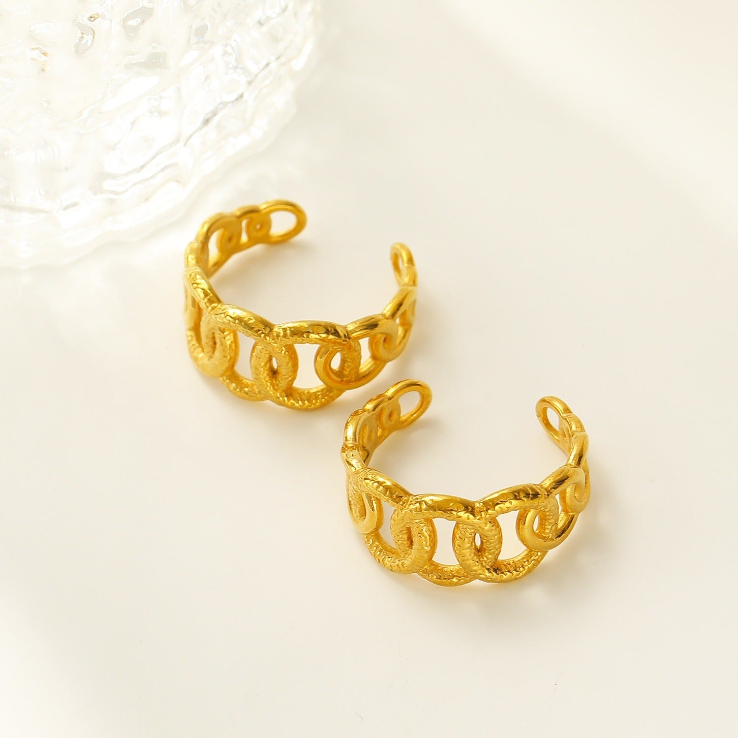 Nora – Minimalistischer Normcore-Ring