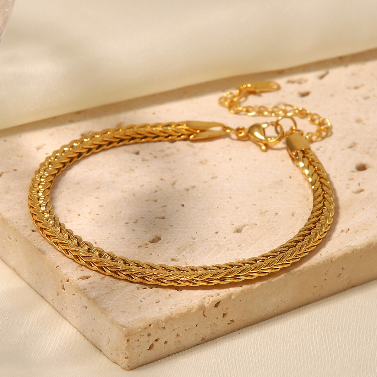 Noémie – Elegantes flaches Seil-Kettenarmband