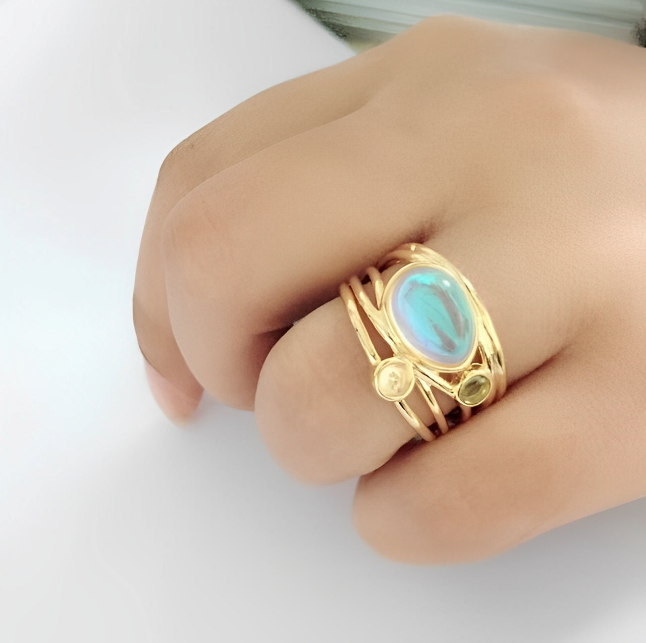 Miranda – Vintage-Ring mit blauem Mondstein besetzt