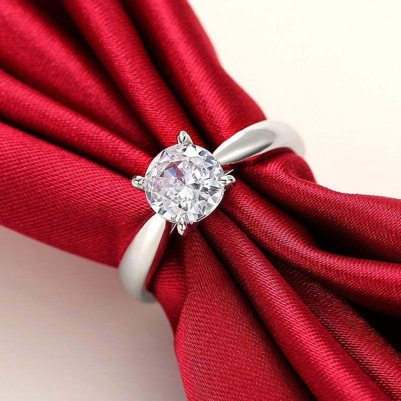Mila – Ring Vier Krallen Einfach und Vielseitig