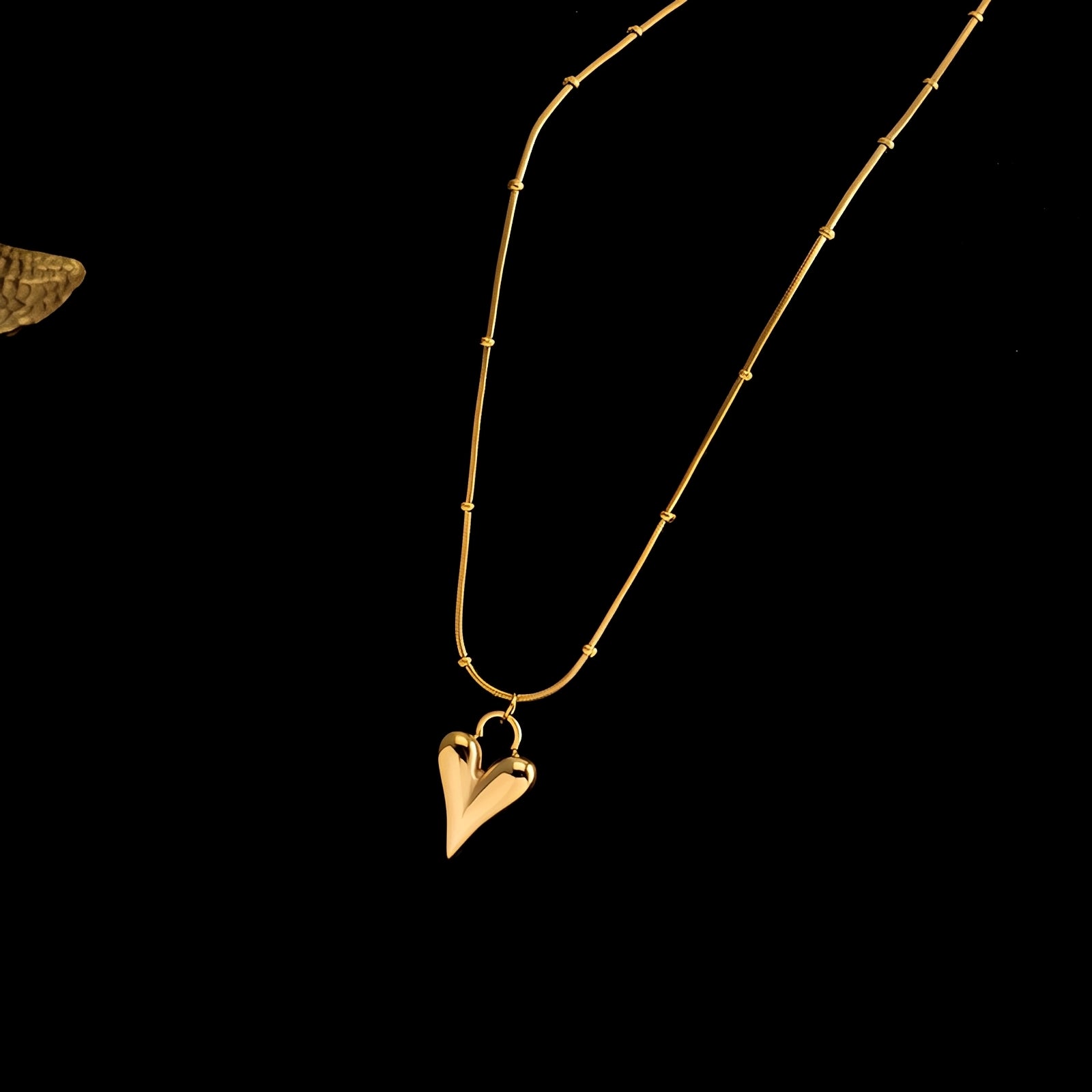 Eloise – Minimalistische Halskette Stil Cold Chic