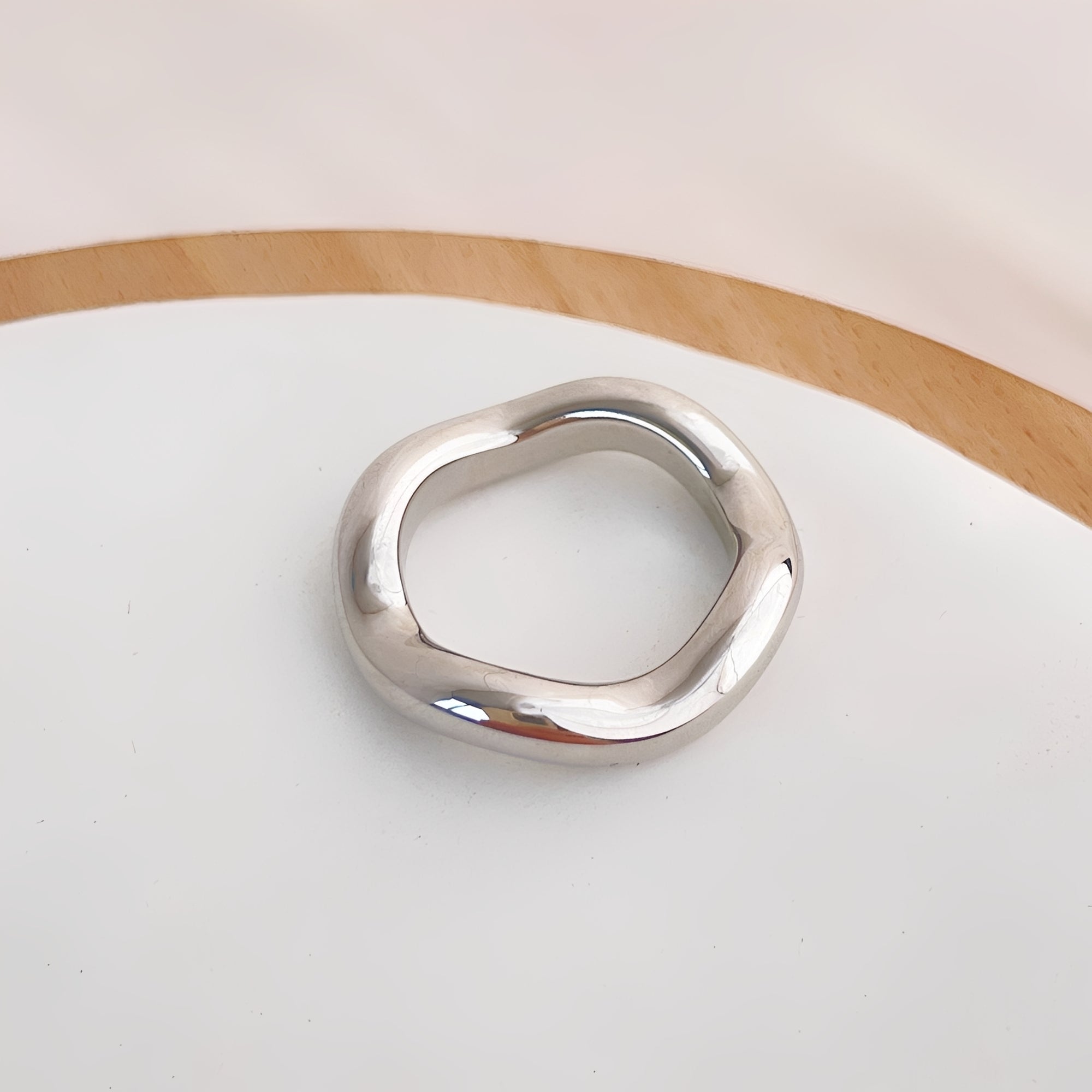 Lorena – Ring Welle Elegant Gebogen