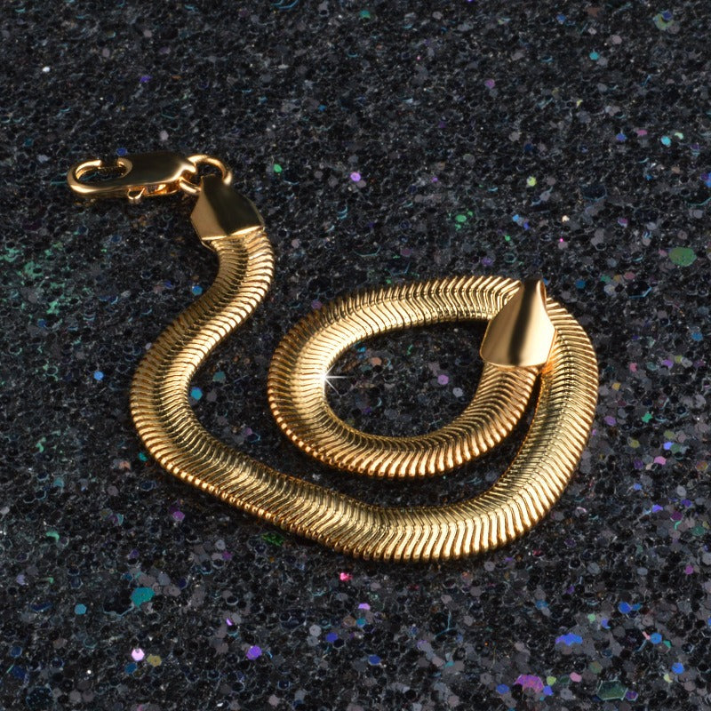 Kayzee – Elegantes Herringbone-Armband