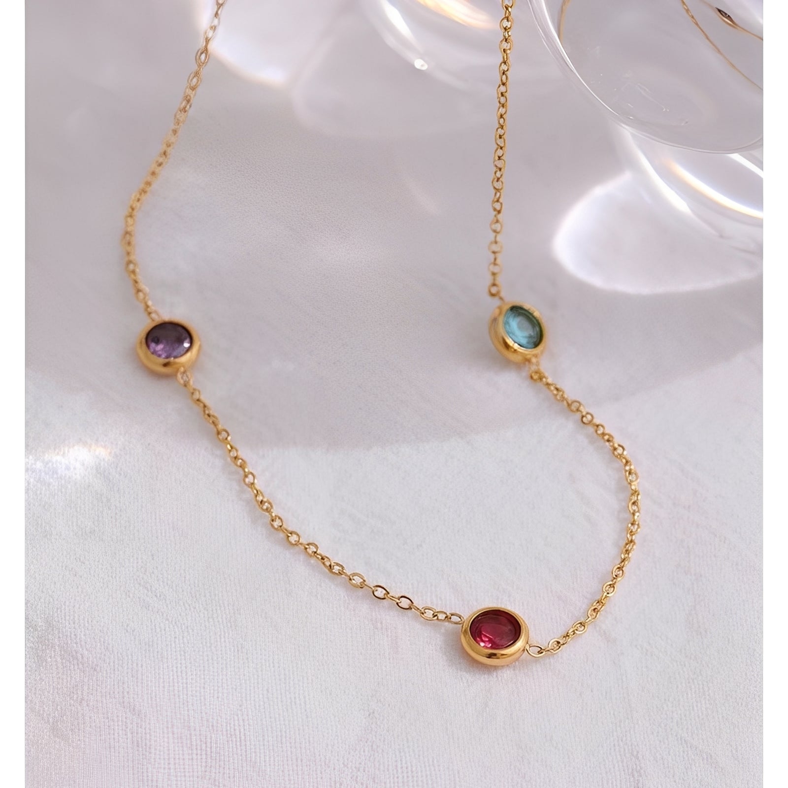 Valina – Elegante feine goldene Kettenhalskette