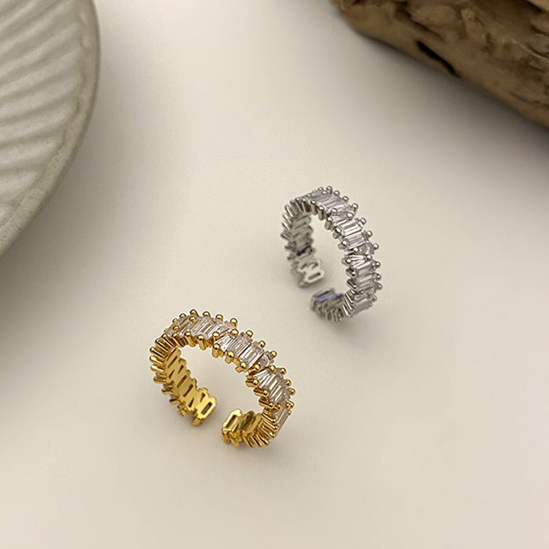 Jada – Personalisierter Ring im kühlen Stil
