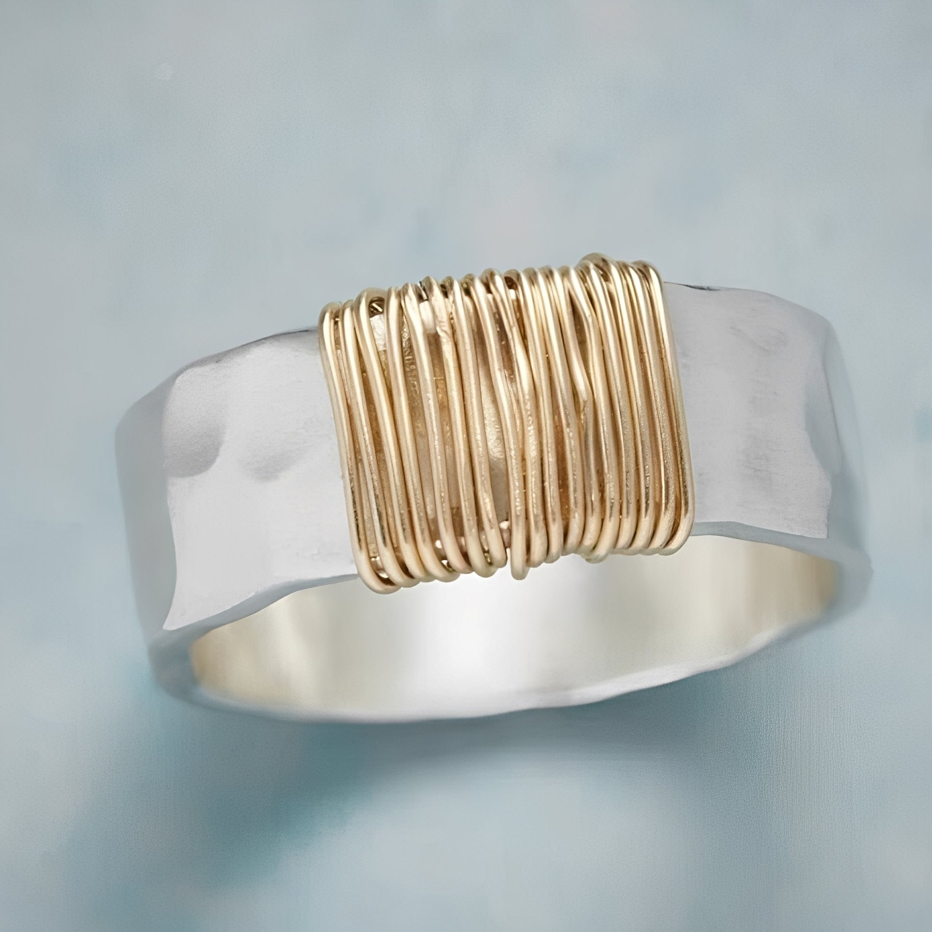 Cecile – Eleganter Silberring mit Goldenen Fäden