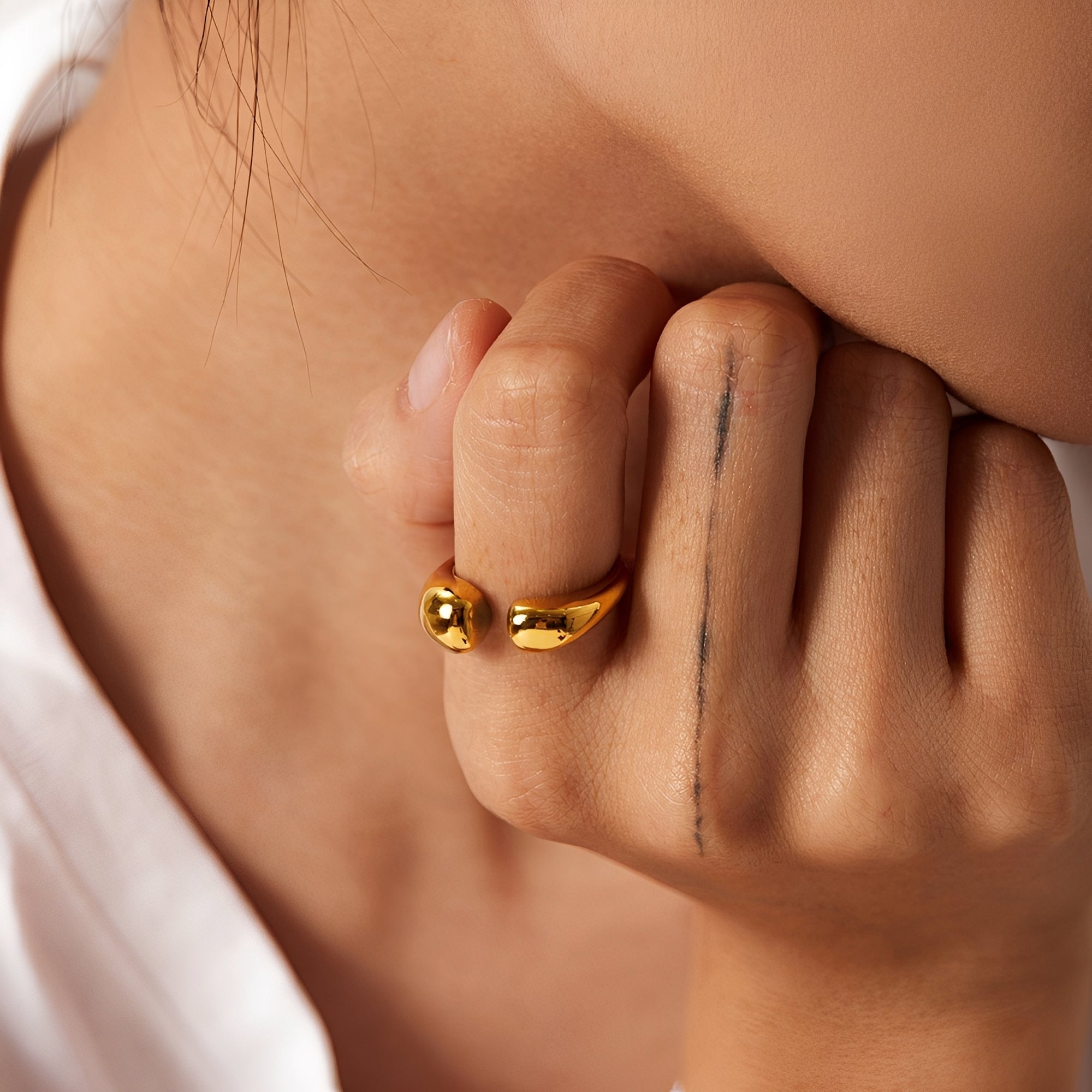 Naya – Geometrischer Ring Minimalistische Linie