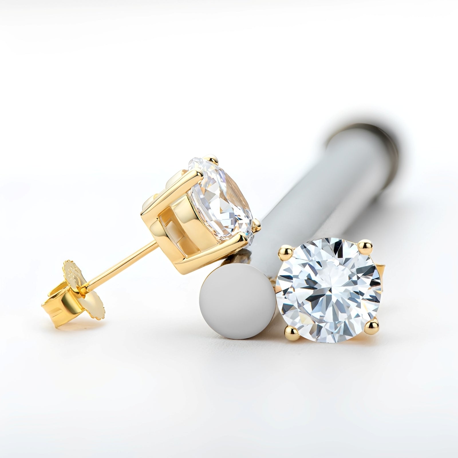 Lucy – Elegante Moissanit-Ohrstecker
