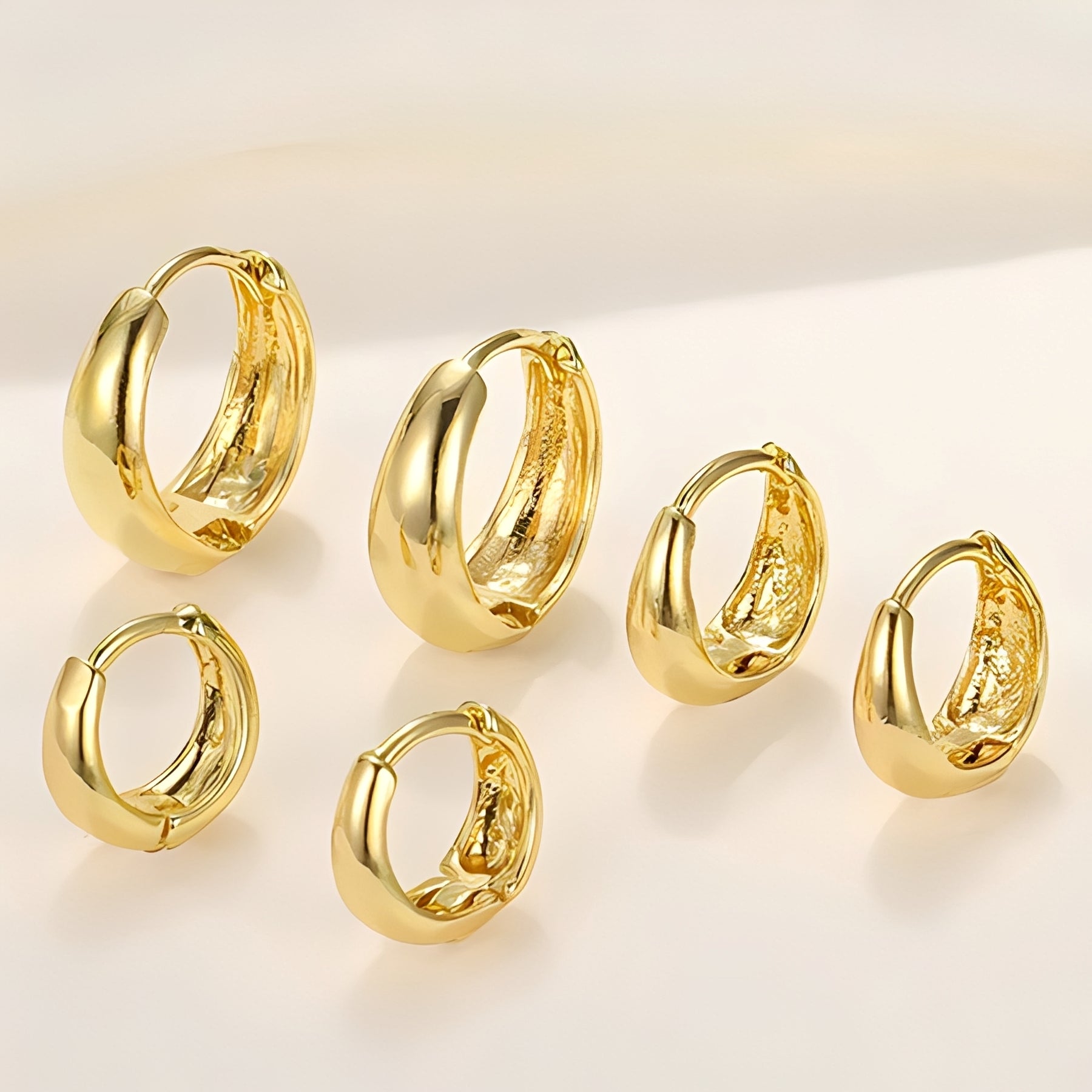 Renee – Goldene Ohrringe
