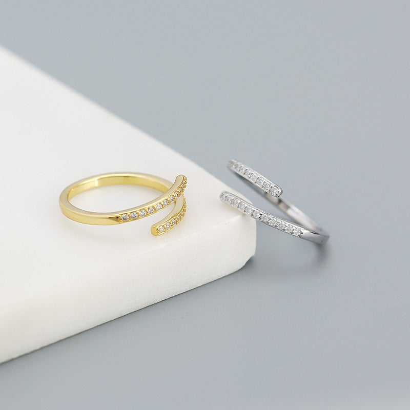 Elina – Geometrischer Ring mit eingearbeitetem Zirkon