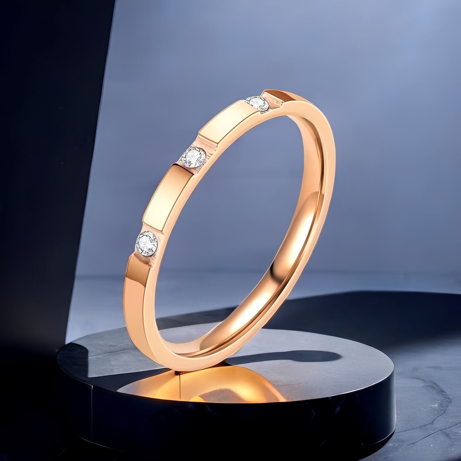 Naia – Minimalistischer Ring mit glitzernden Details