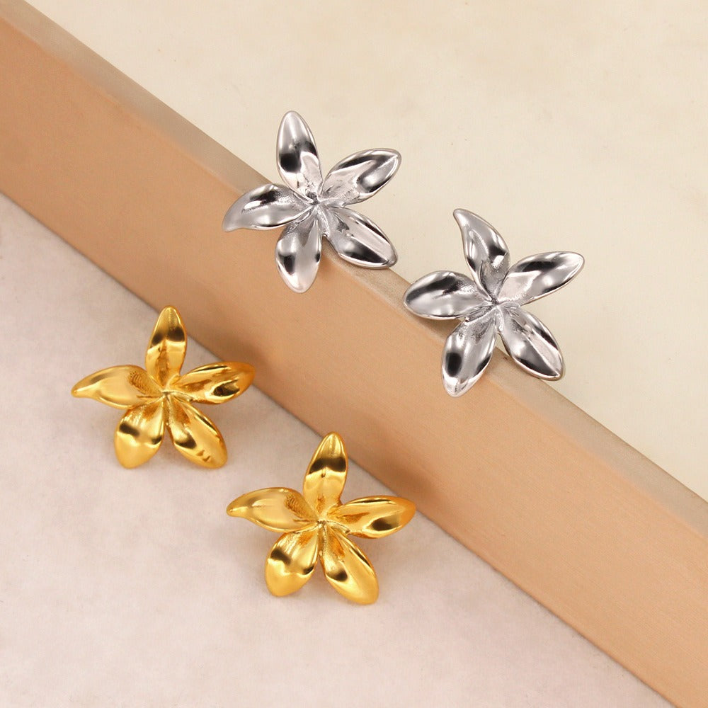 Flora – Elegante goldene Blumenohrringe