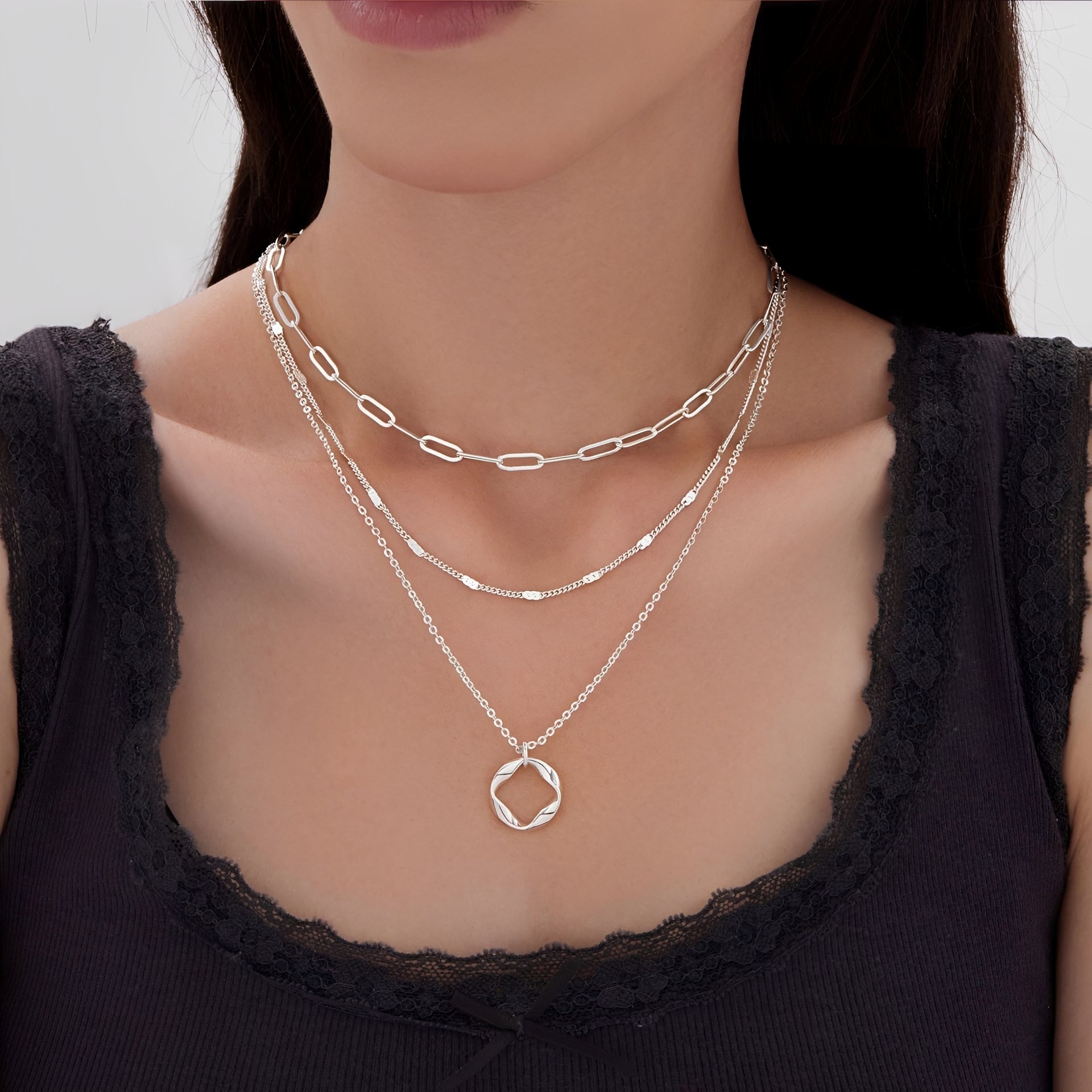 Aveline – Dreireihige offene Kreiskette aus Silber