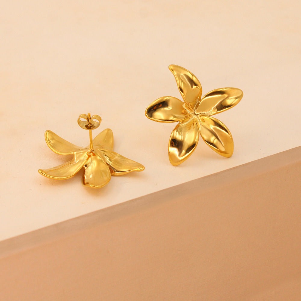 Flora – Elegante goldene Blumenohrringe