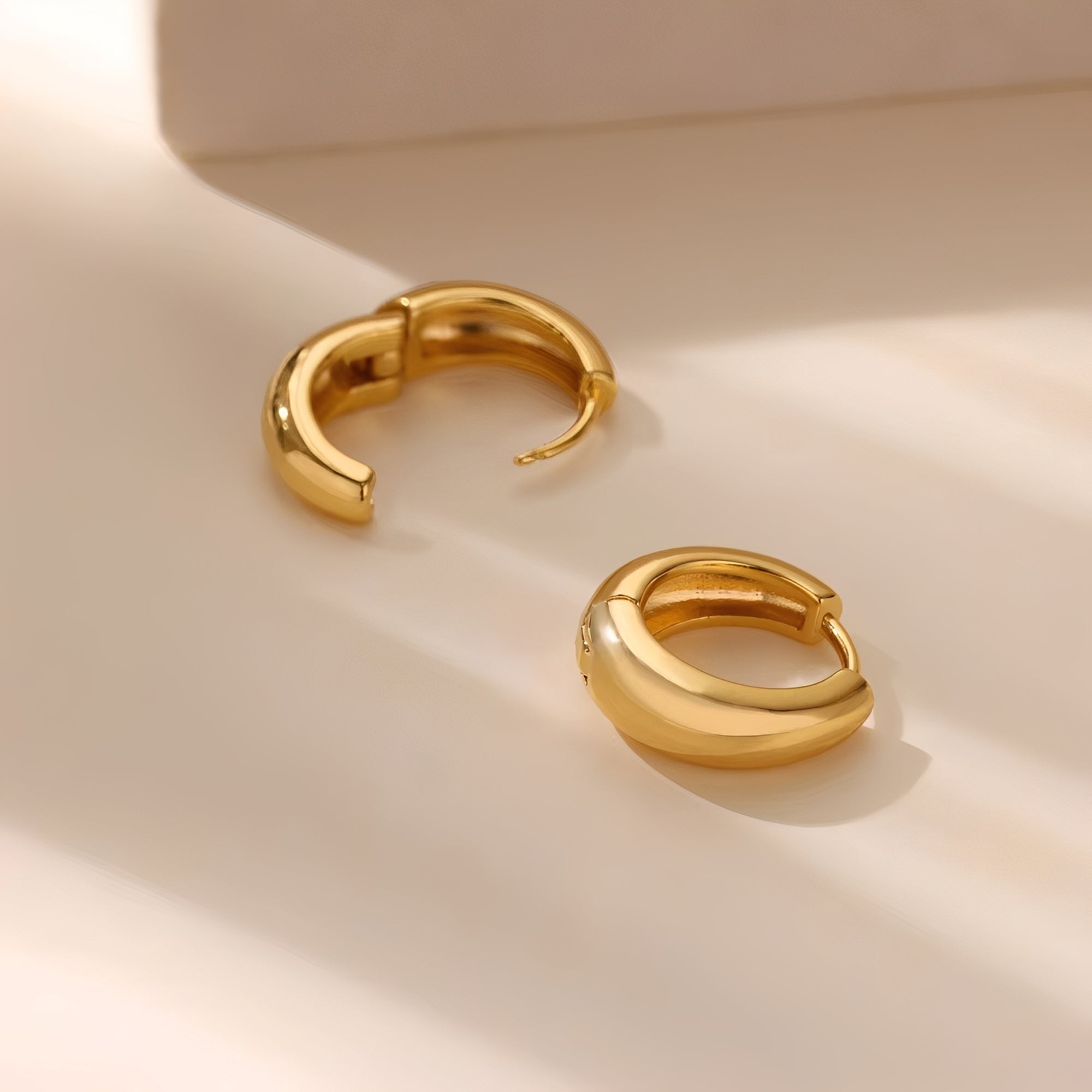 Elise – Minimalistische Creolen