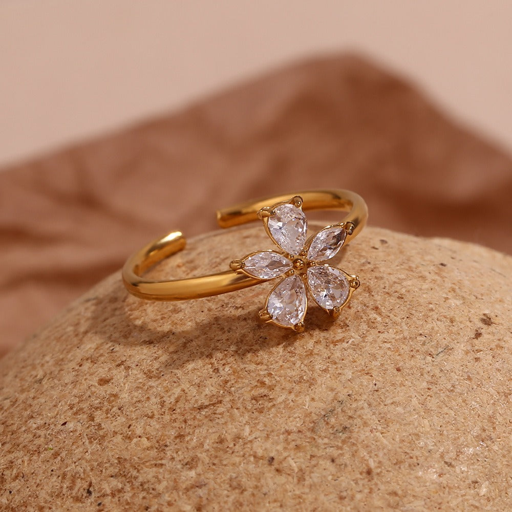 Jikka – Ring Goldene Blume mit Fünf Blütenblättern