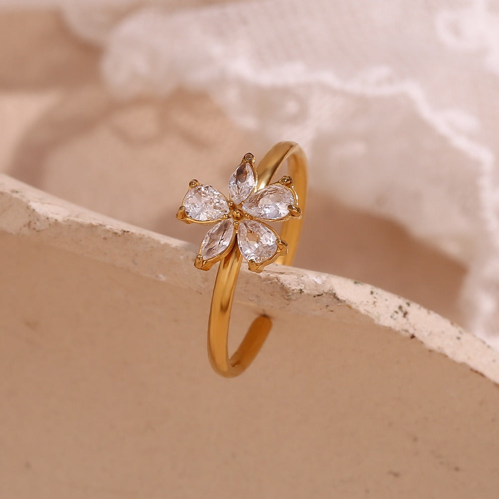 Jikka – Ring Goldene Blume mit Fünf Blütenblättern