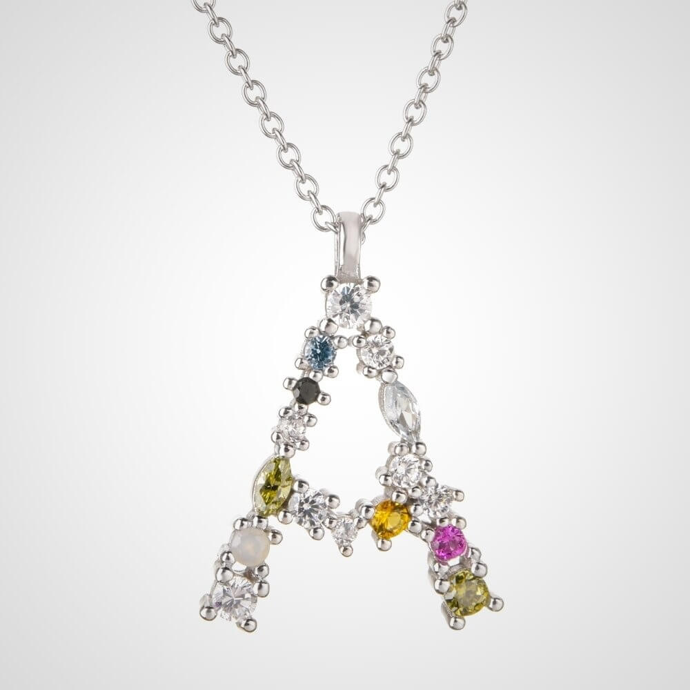 Nerina – Schmuck Leuchtender Initiale